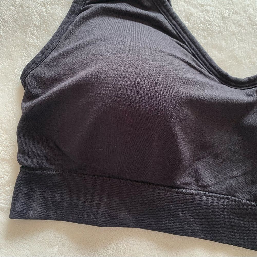 Black Wireless V-Neck Comfort Bra - Picture 2 of 5